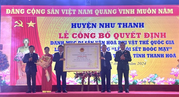 Thanh Hóa: Đón nhận Di sản văn hóa phi vật thể quốc gia Lễ hội Sết Boóc Mạy