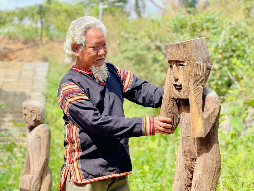 Tượng gỗ dân gian góp phần định vị bản sắc văn hóa Pleiku - Gia Lai