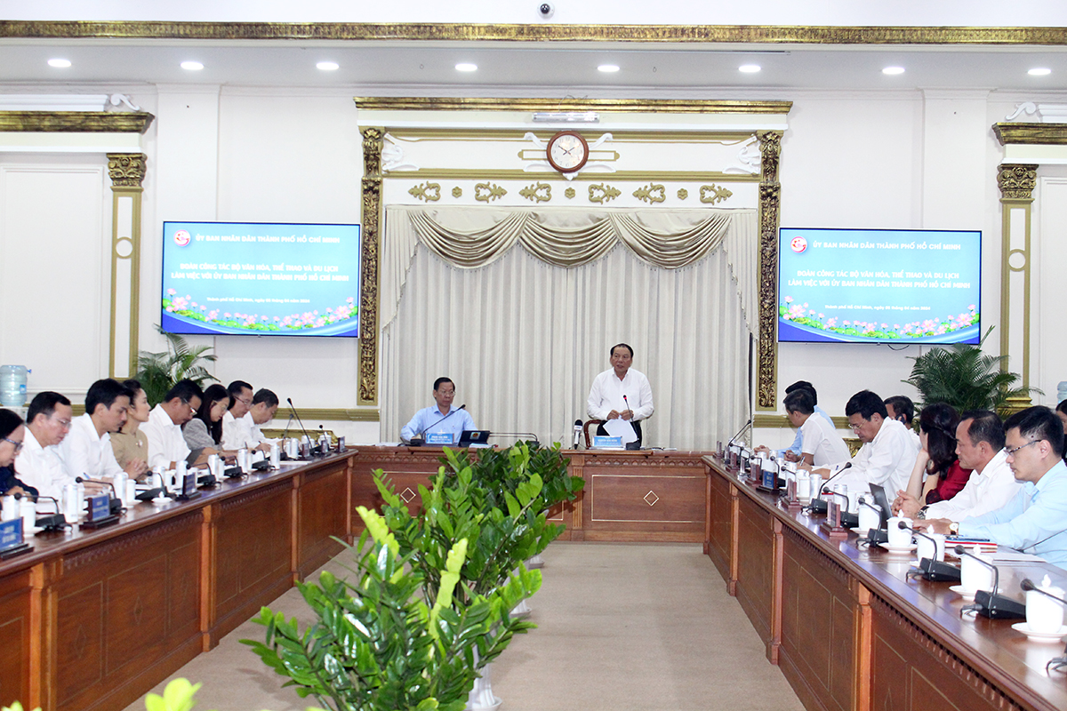 Bộ trưởng Nguyễn Văn Hùng: Thành phố Hồ Chí Minh cần phát huy vai trò đầu tàu về văn hóa, thể thao và du lịch