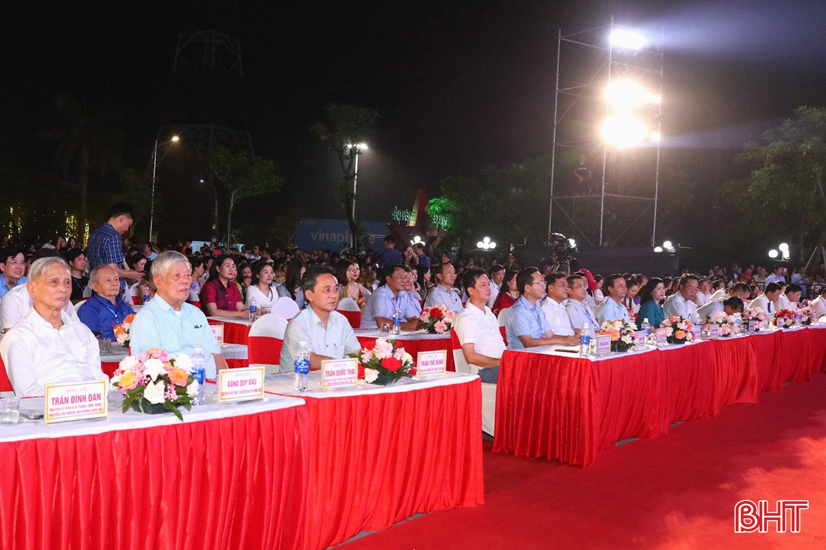 Phó Cục trưởng Nguyễn Lê Phúc dự khai mạc lễ hội du lịch biển Hà Tĩnh năm 2024