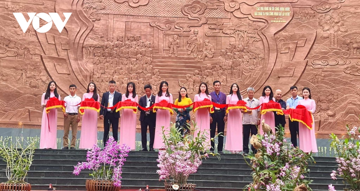Khai mạc Triển lãm trưng bày hoa lan nghệ thuật toàn quốc tại Lễ hội Đền Hùng