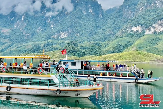 Sơn La: Phát triển du lịch lòng hồ thủy điện