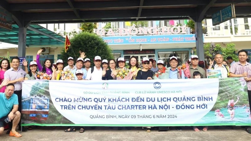 Quảng Bình đón khách du lịch bằng chuyến tàu hỏa charter đầu tiên năm 2024