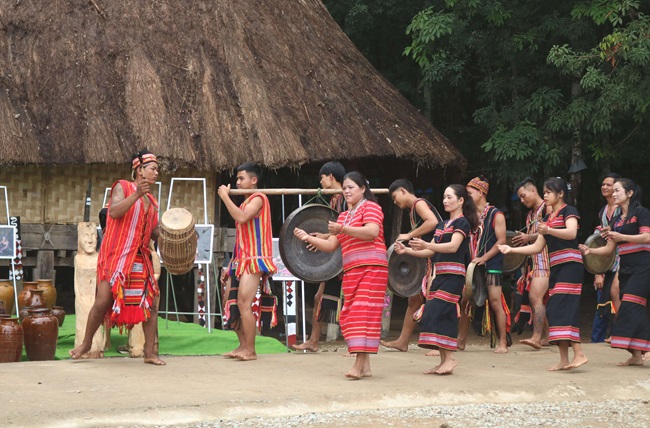 Kon Tum: Bảo tồn và phát huy giá trị văn hóa nhà rông truyền thống