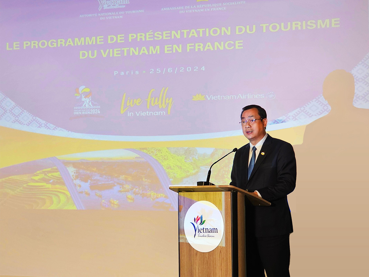 Đường bay thuận lợi, thủ tục đơn giản, sản phẩm hấp dẫn là những yếu tố thuận lợi thu hút khách Pháp đến Việt Nam