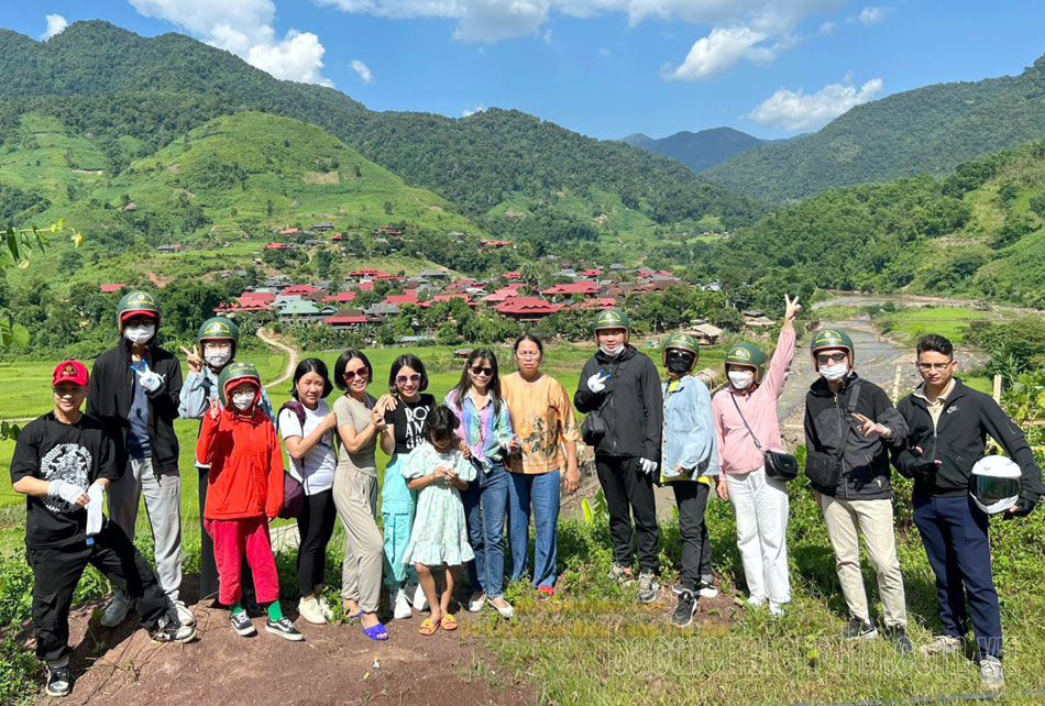 Những người trẻ góp sức cho du lịch Điện Biên