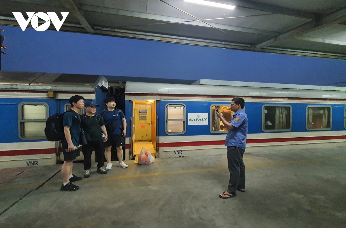 Du lịch đường sắt qua Lào Cai - cơ hội và thách thức