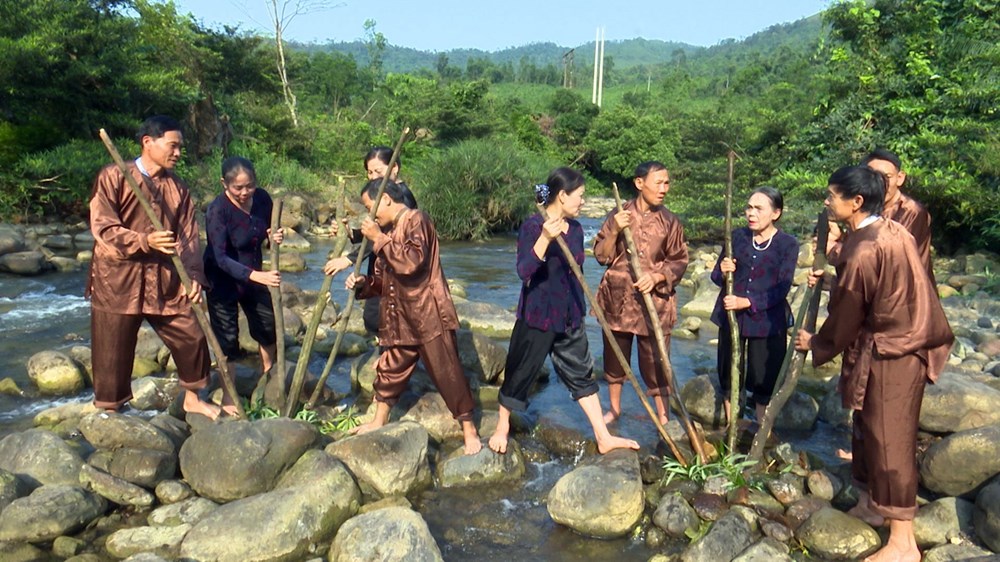 Lên Minh Hóa (Quảng Bình) say với điệu… Hò thuốc cá