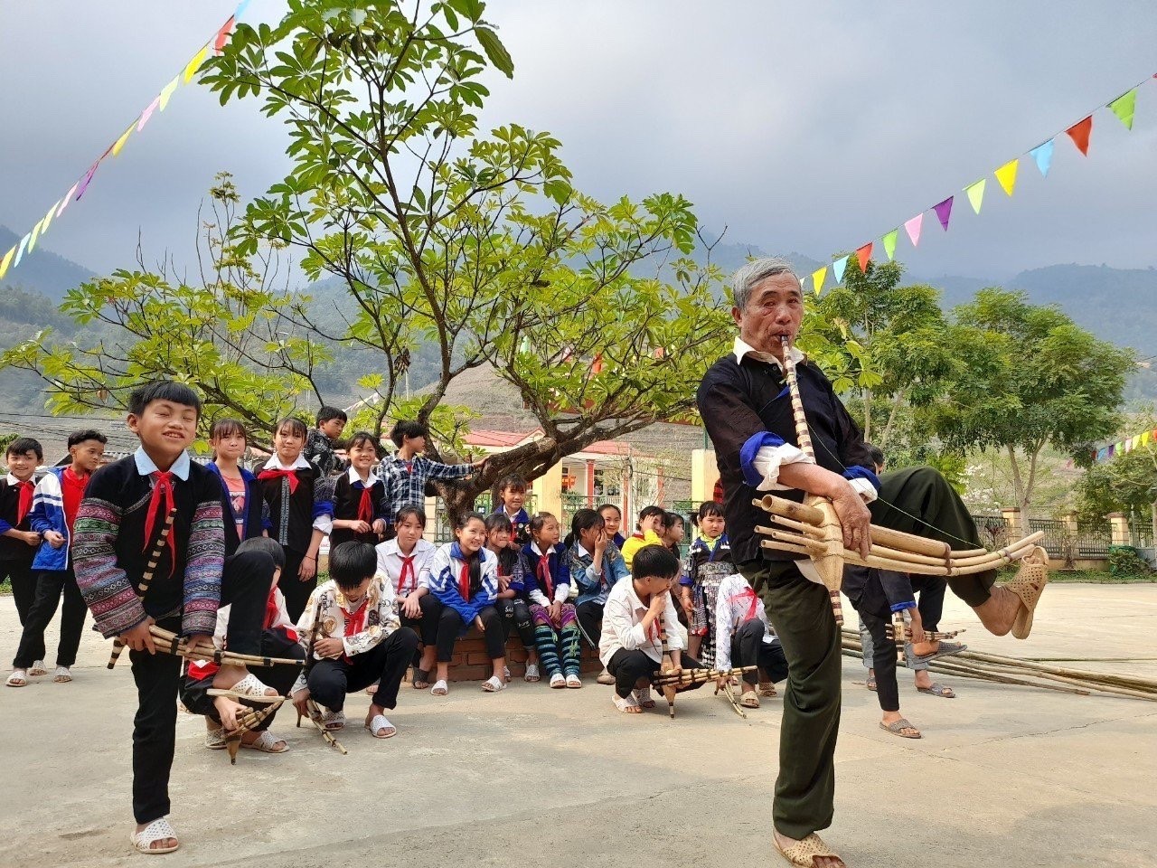 Khi di sản vào trường học