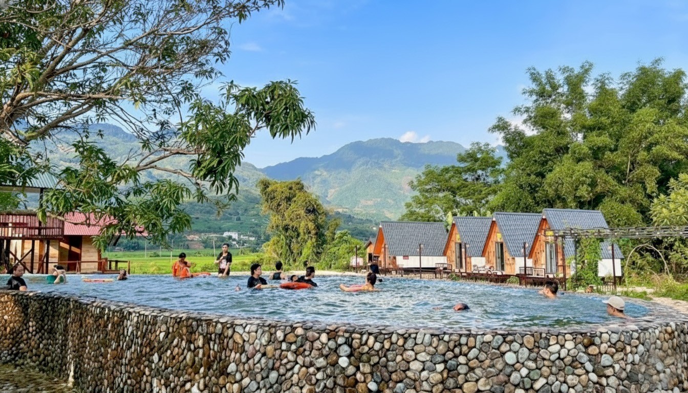 Khoáng nóng làm nóng thị trường du lịch tỉnh Lào Cai