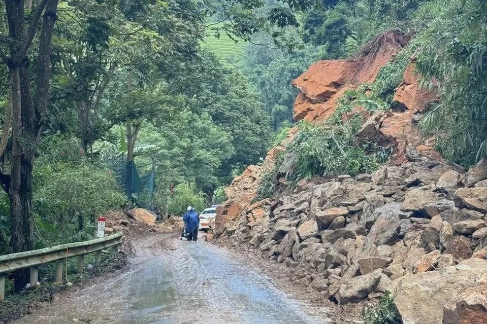 Lào Cai tăng cường ứng phó, đảm bảo an toàn du lịch sau bão số 10