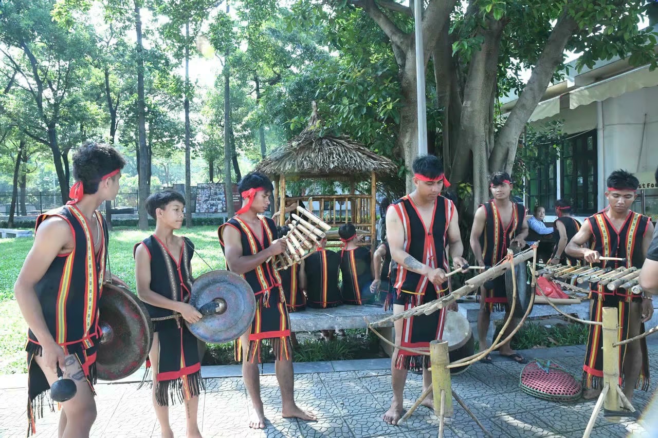 Quảng Ngãi: Giữ hồn di sản từ những “báu vật nhân văn sống”