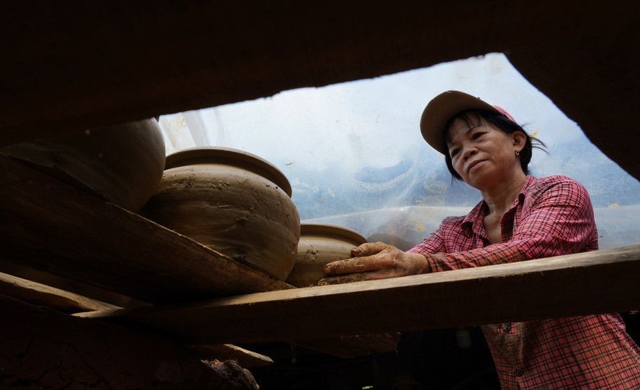 Hướng đi mới cho làng gốm Vân Sơn - Gia Lai