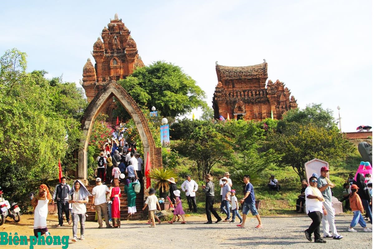 Bản hòa ca của niềm tin và tình đoàn kết của đồng bào Chăm