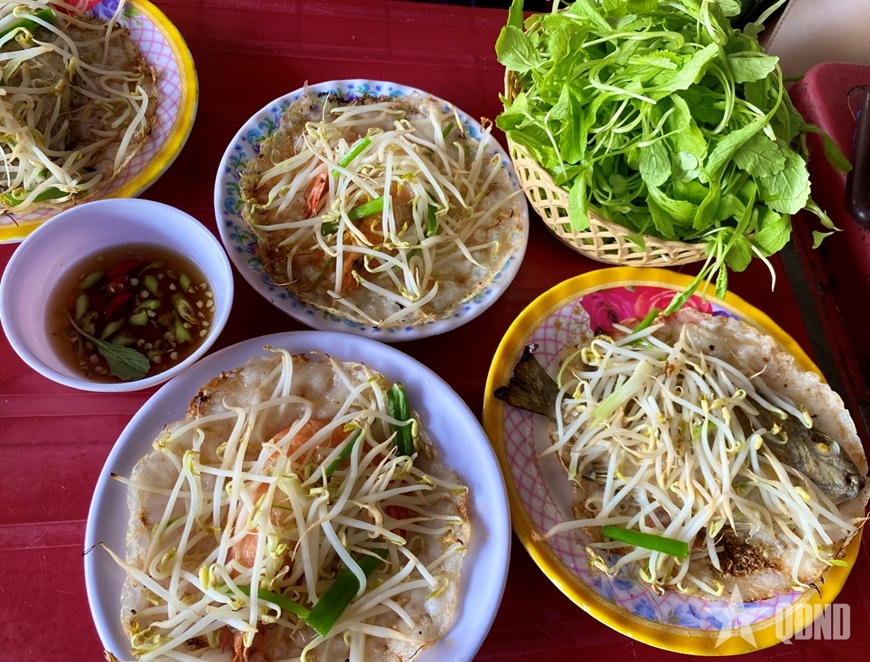 Đừng quên bánh khoái đầm Chuồn