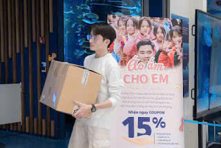 Thủy cung Lotte World Hà Nội Lan tỏa hơi ấm mùa đông cùng Dự án “Áo ấm cho em”