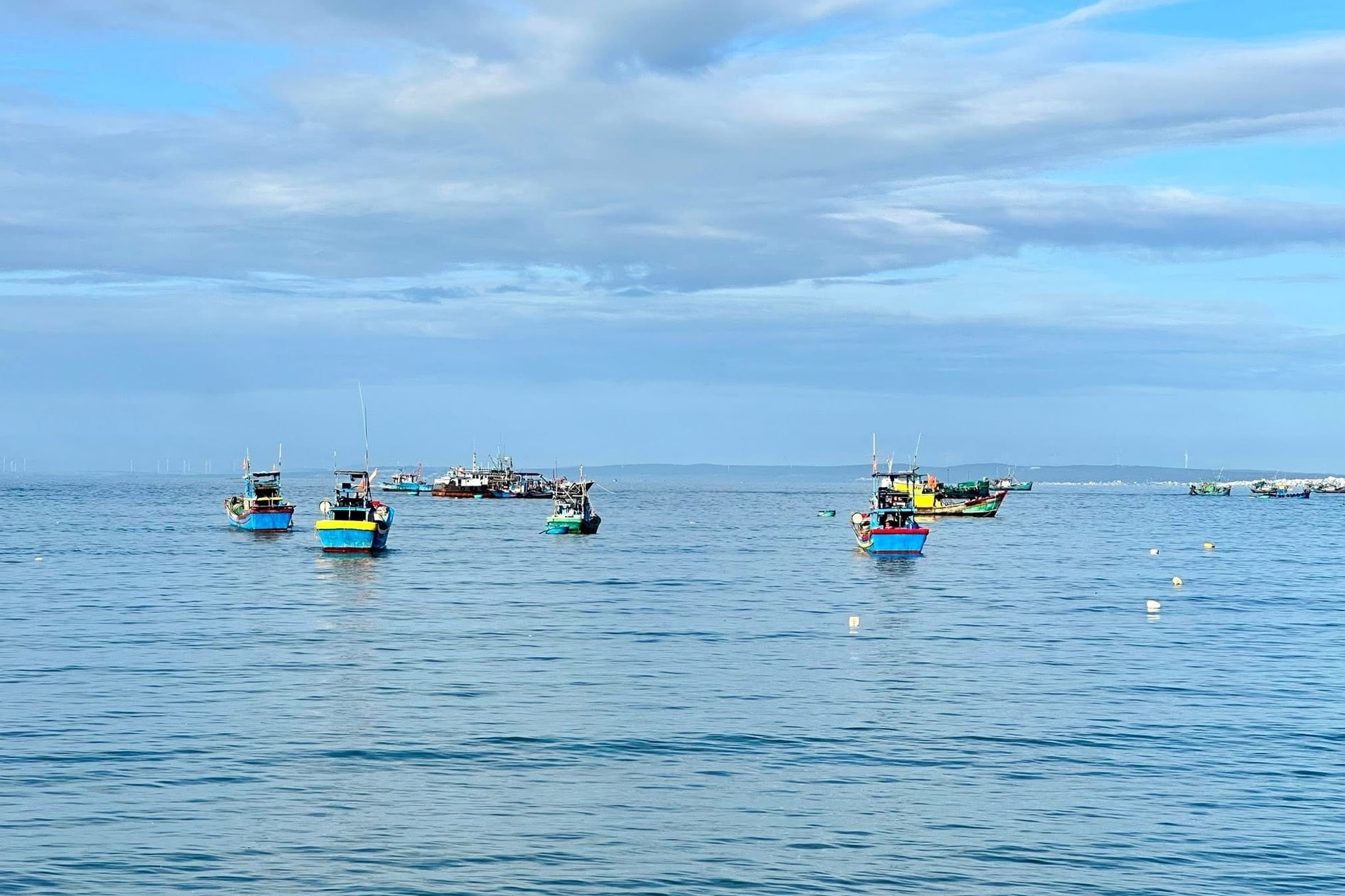 Lâm Đồng: Bình yên những làng chài ''đi lộng'' ven biển