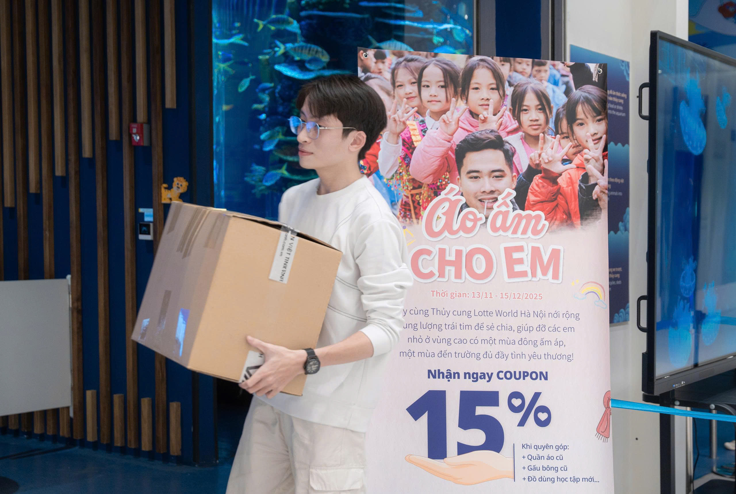 Thủy cung Lotte World Hà Nội Lan tỏa hơi ấm mùa đông cùng Dự án “Áo ấm cho em”