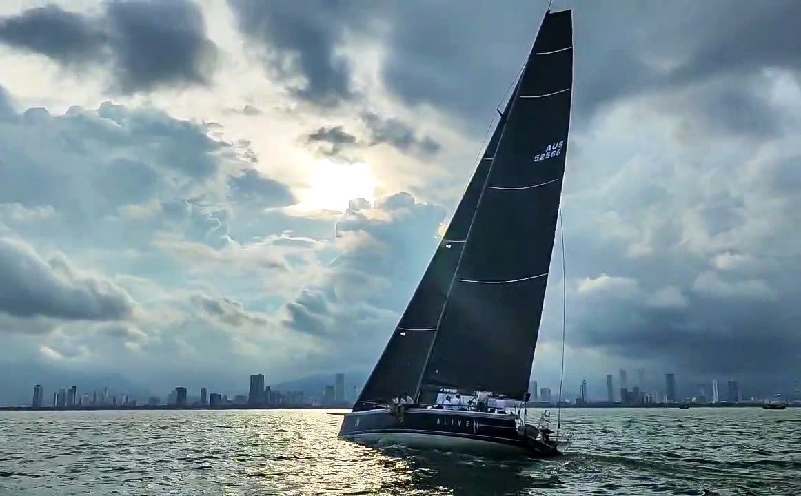 Khánh Hòa đón đoàn thuyền buồm thể thao cùng du khách đến từ nhiều nước