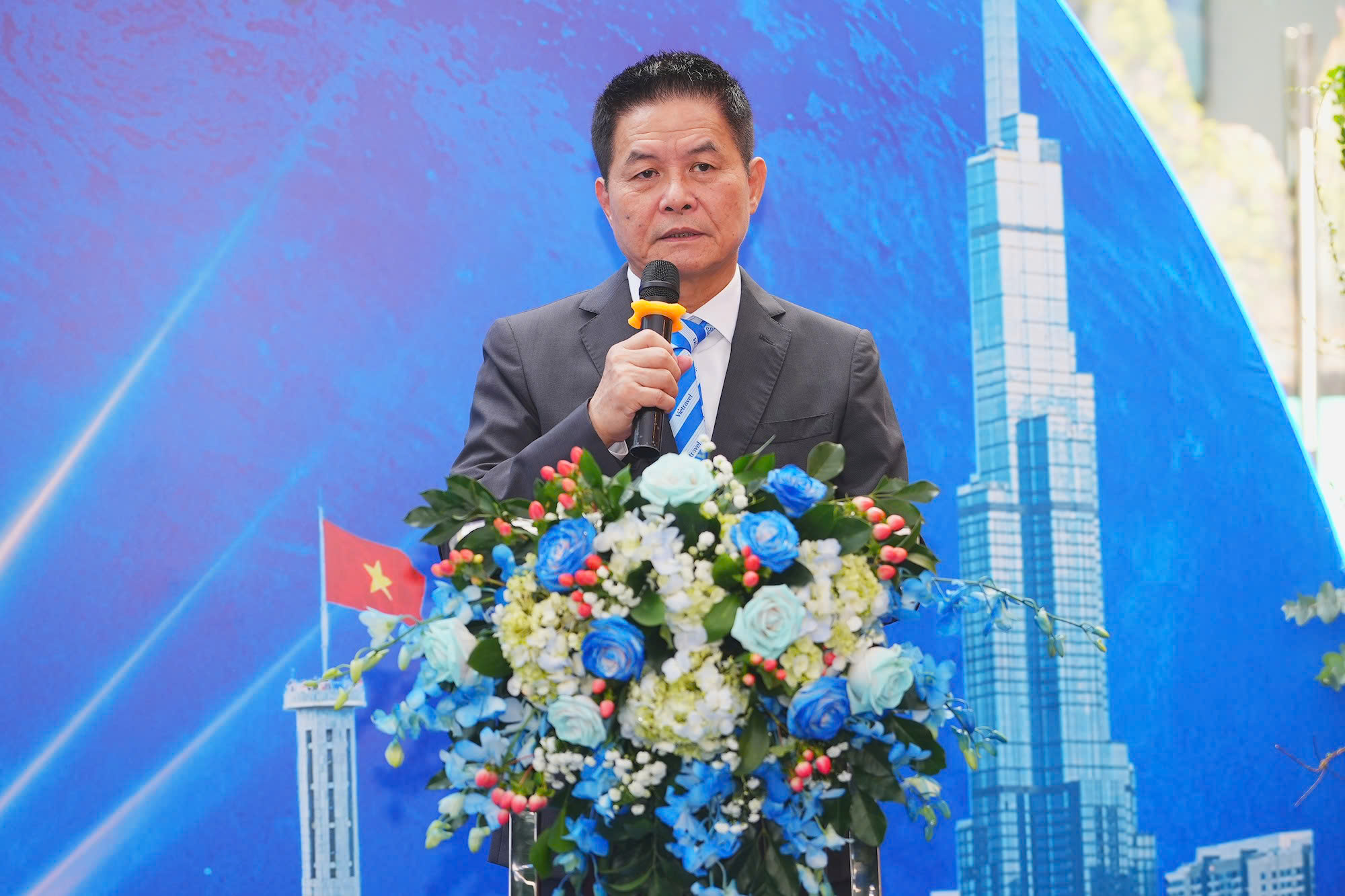 Vietravel ra mắt nhận diện thương hiệu mới, đánh dấu 30 năm phát triển và vươn mình cùng đất nước