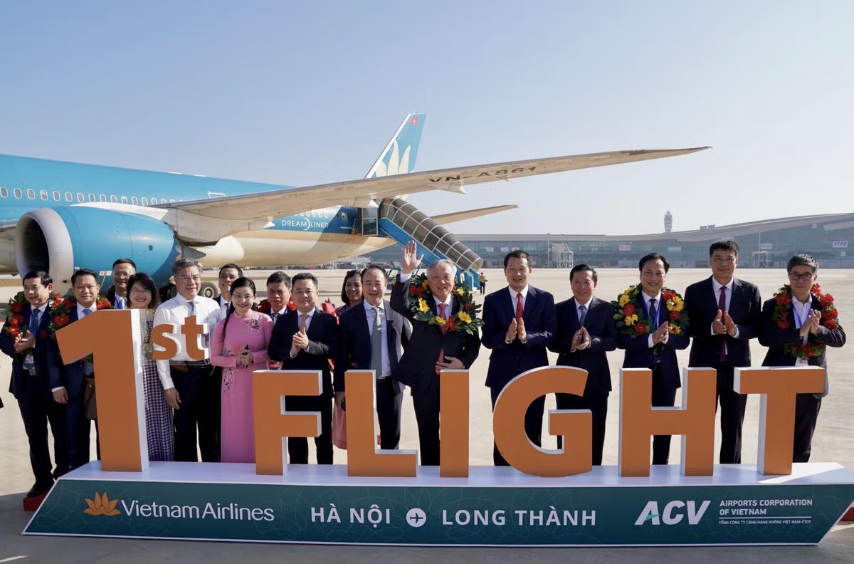 Vietnam Airlines thực hiện chuyến bay chở khách đầu tiên tại Sân bay Long Thành