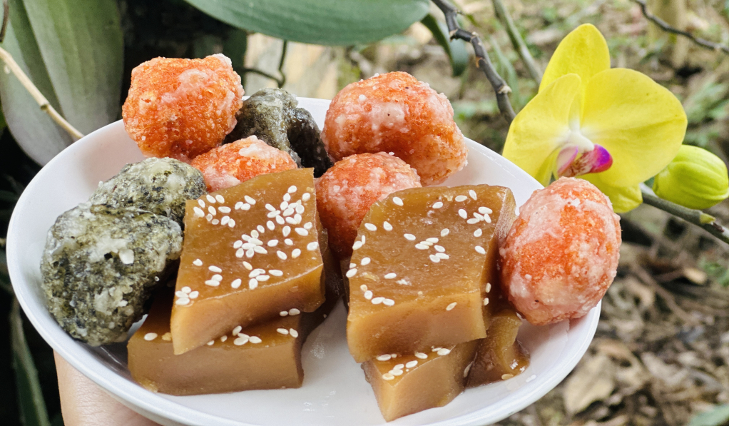 Bánh mật - món quà bình dị ấm áp từ chợ phiên Cao Bằng