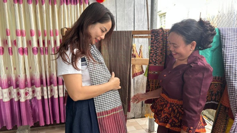 Giữ bản sắc văn hóa nghề dệt thổ cẩm của đồng bào Khmer - An Giang
