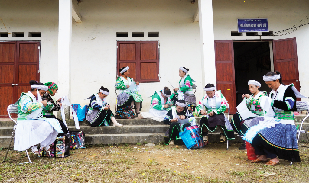 Nét đẹp truyền thống của người Mông tại Phjắc Cát - Cao Bằng