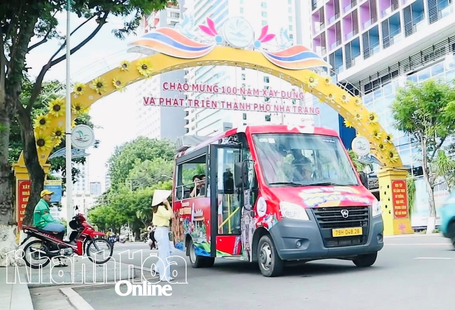 Mở 5 điểm bán vé dịch vụ Xe buýt thoáng nóc