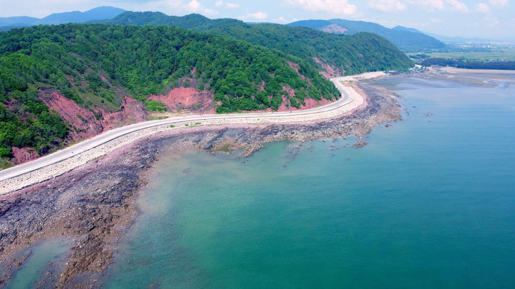 Vẻ đẹp hoang sơ tại bãi biển Cửa Hiền - Nghệ An