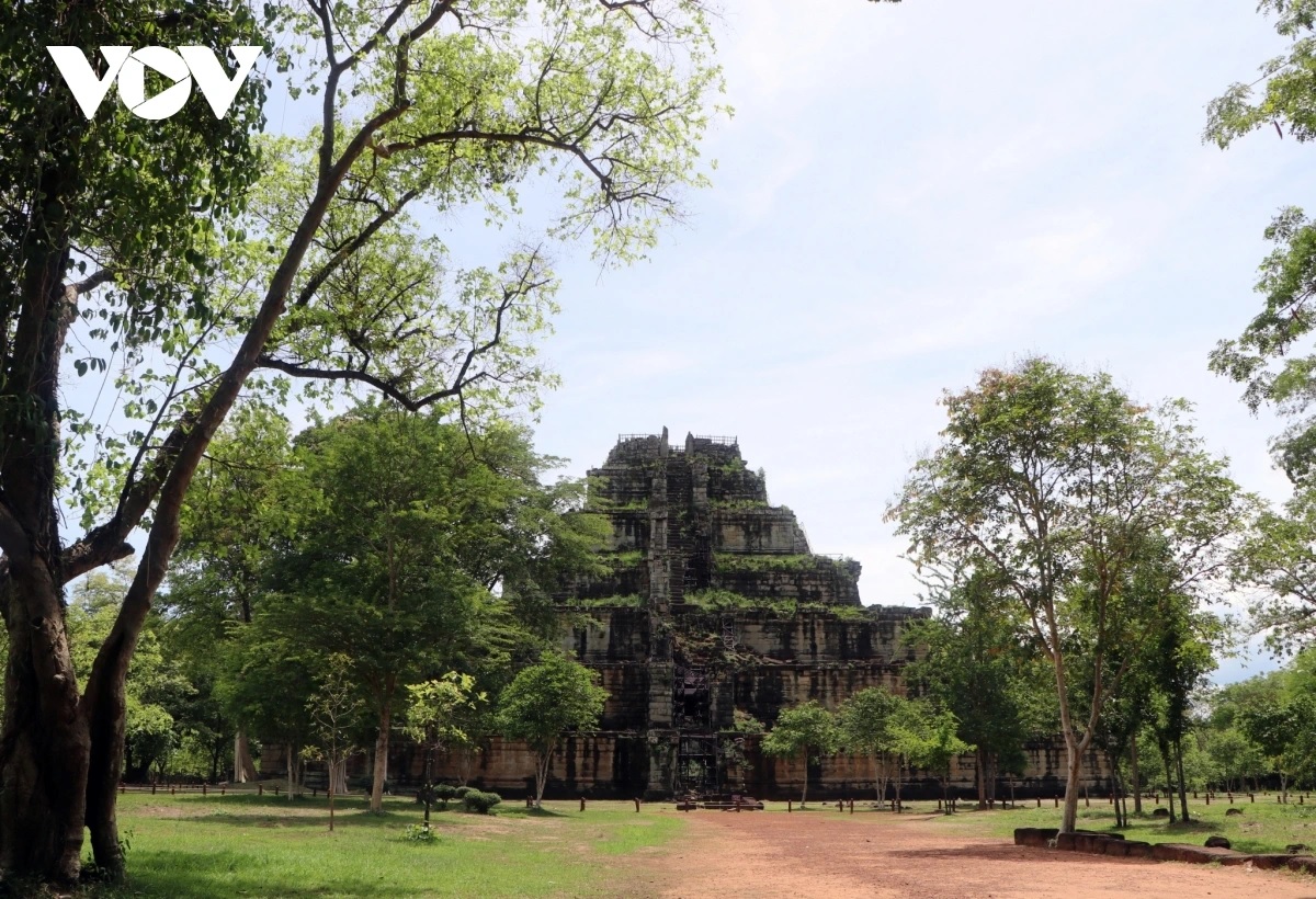 Kim tự tháp bí ẩn bị quên lãng ở cố đô Campuchia