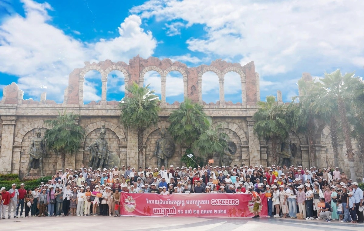 Phú Quốc đón nhiều đoàn khách lớn từ Campuchia