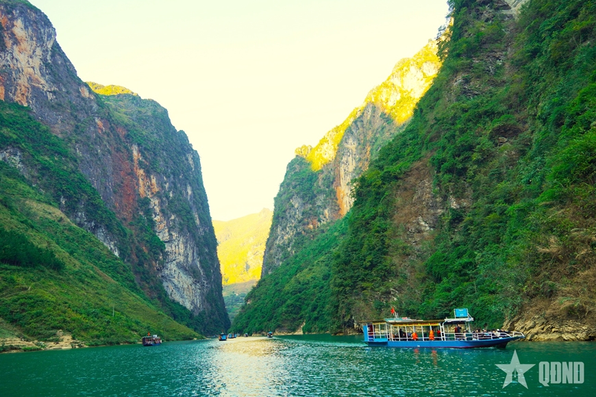 Sông Nho Quế - ''Nàng thơ'' trên miền đá xám