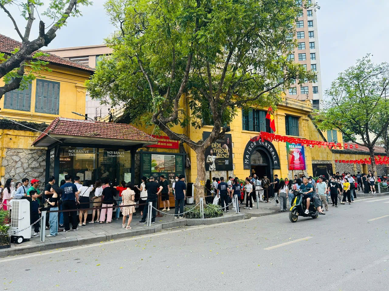 Du lịch Hà Nội tăng trưởng ấn tượng cả lượng khách và doanh thu dịp nghỉ lễ 30/4 và 1/5