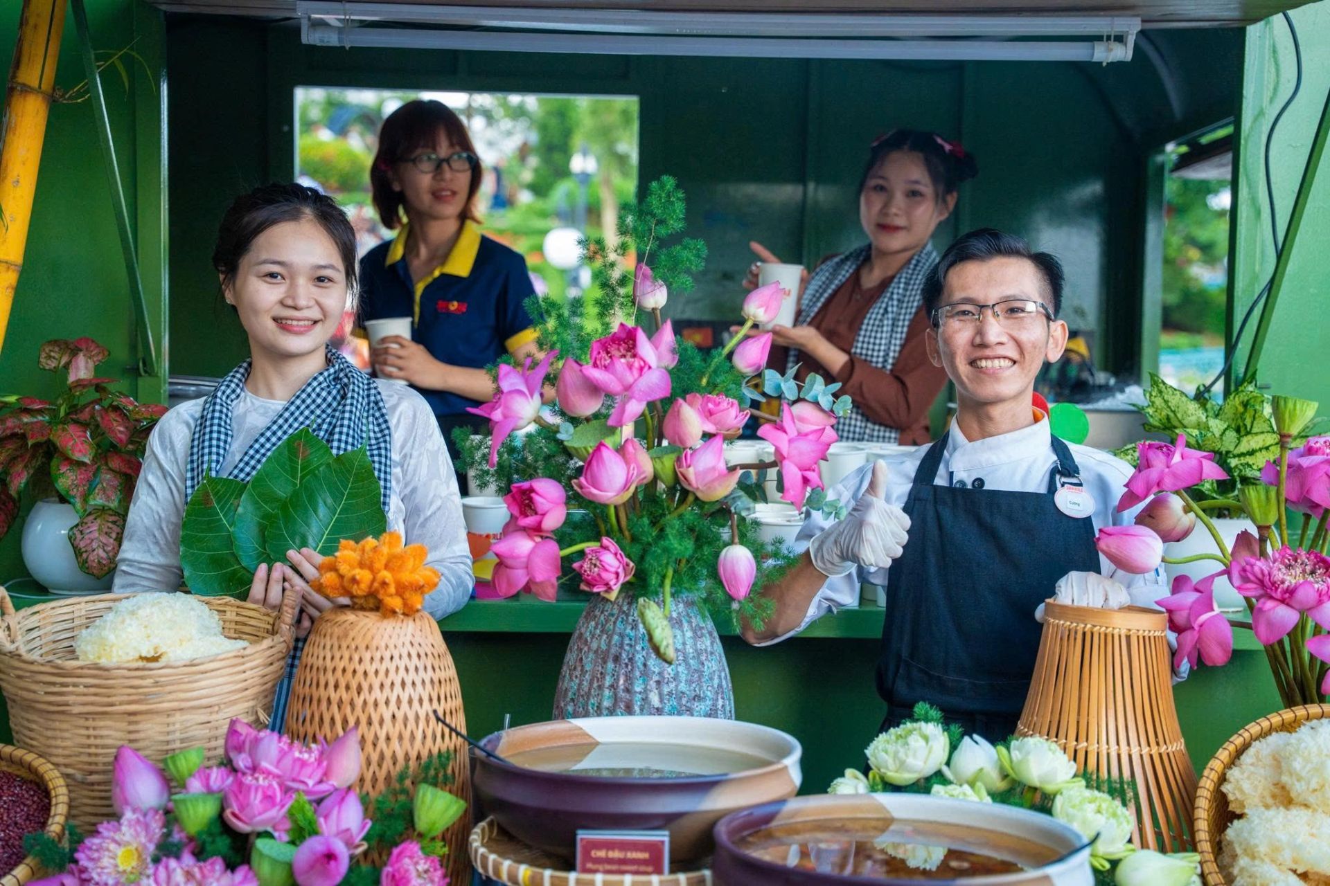 Núi Bà Đen Tây Ninh tổ chức chợ lá vào các ngày thứ 7 trong tháng 6
