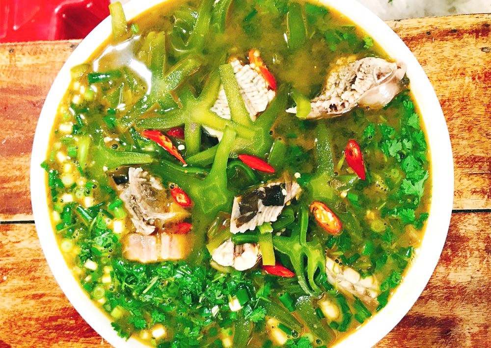 Về Quảng Bình ăn canh xương rồng cá đuối