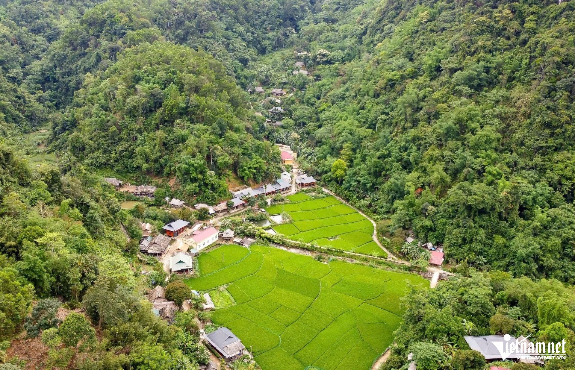 Bản làng ẩn mình trong thung lũng ở Thanh Hóa hút du khách tới trải nghiệm