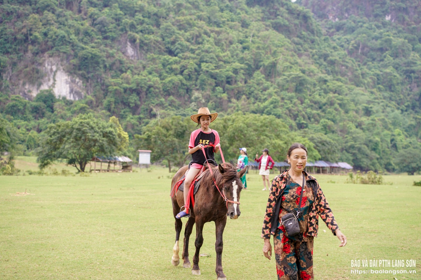 Rộn ràng du lịch hè