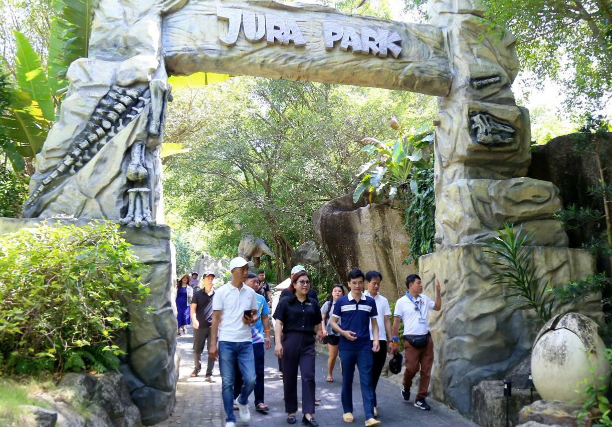 Đoàn Famtrip Sơn La khảo sát điểm du lịch tại thành phố Đà Nẵng