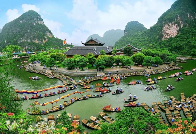 Hàng loạt tour mới phục vụ cao điểm du lịch cuối năm