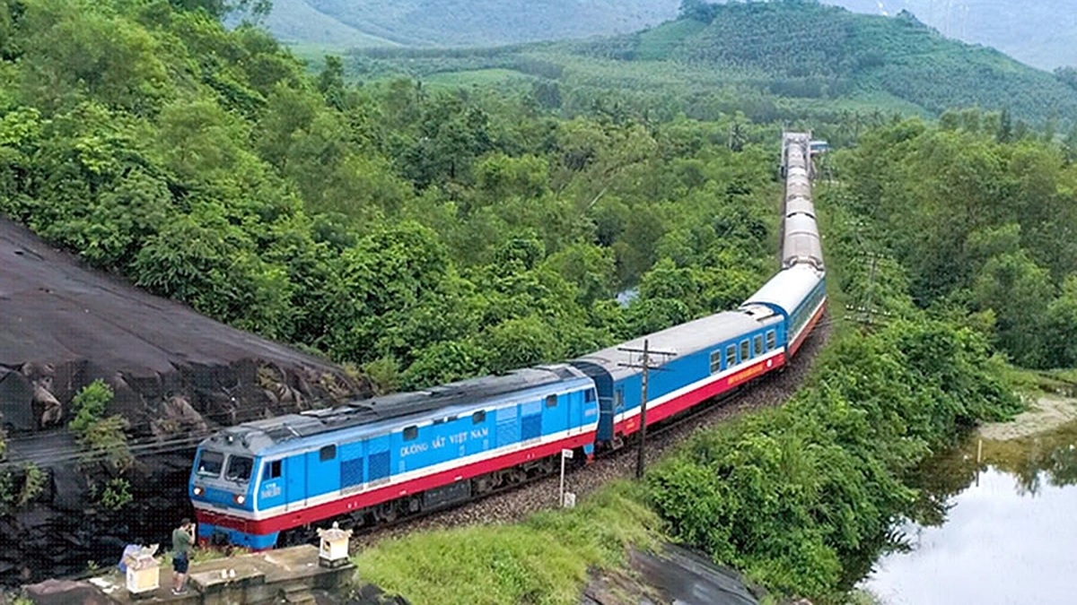 Xu thế giảm chi phí, tăng trải nghiệm khiến vé tàu hỏa ''nóng'' mùa du lịch hè 2025