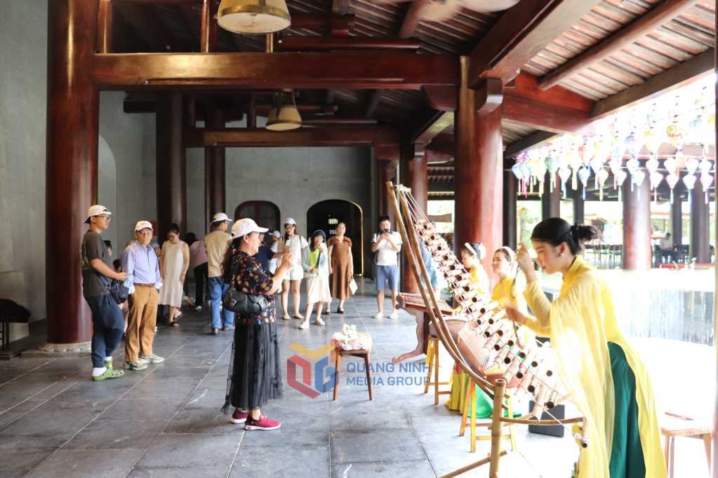 Phát triển du lịch miền Di sản Yên Tử