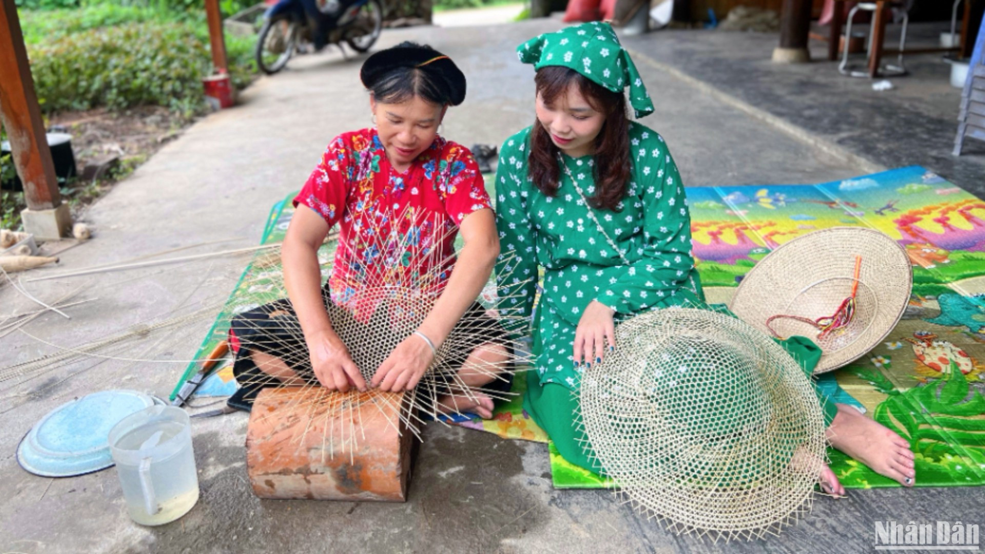 Đan nón lá, cảm nhận văn hóa Tày ở Lâm Thượng