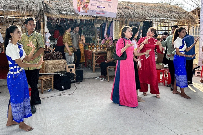 Cần Thơ: Khai thác bản sắc văn hóa thu hút khách du lịch