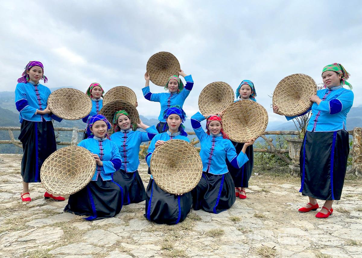 Người Nùng Tuyên Quang - Gìn giữ văn hóa trong sắc áo, tiếng ca