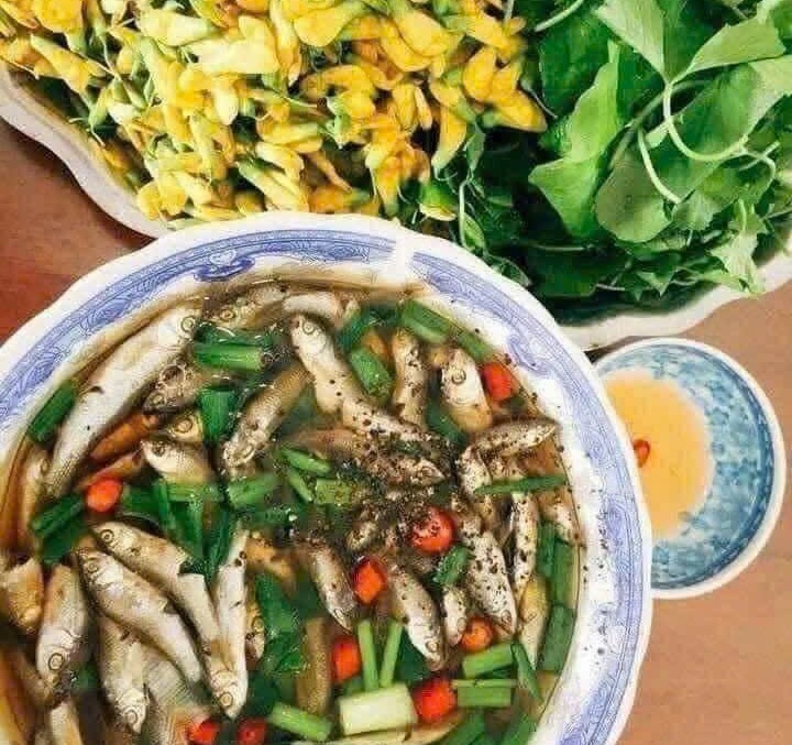 Ngọt ngào bát canh mùa lũ