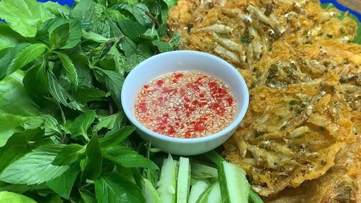 Lao xao mùa giũ cá cơm sông trên sông Tiền, sông Hậu
