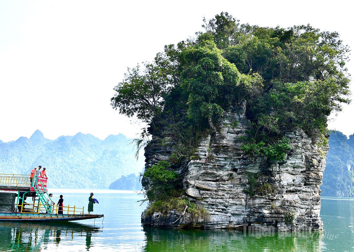 Tour du lịch sông Gâm khai thác con đường di sản