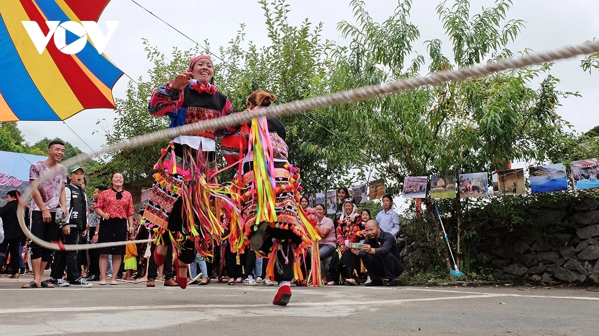 Bản văn hóa du lịch Lô Lô Chải 10 năm ''thay da đổi thịt'' nhờ du lịch cộng đồng