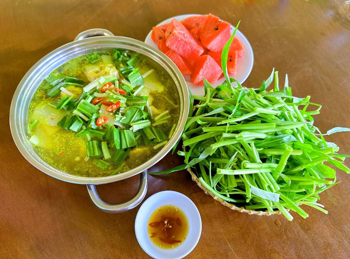 Canh chua cá nhám giàu sả nghệ - món ngon khó quên ở Hà Tiên
